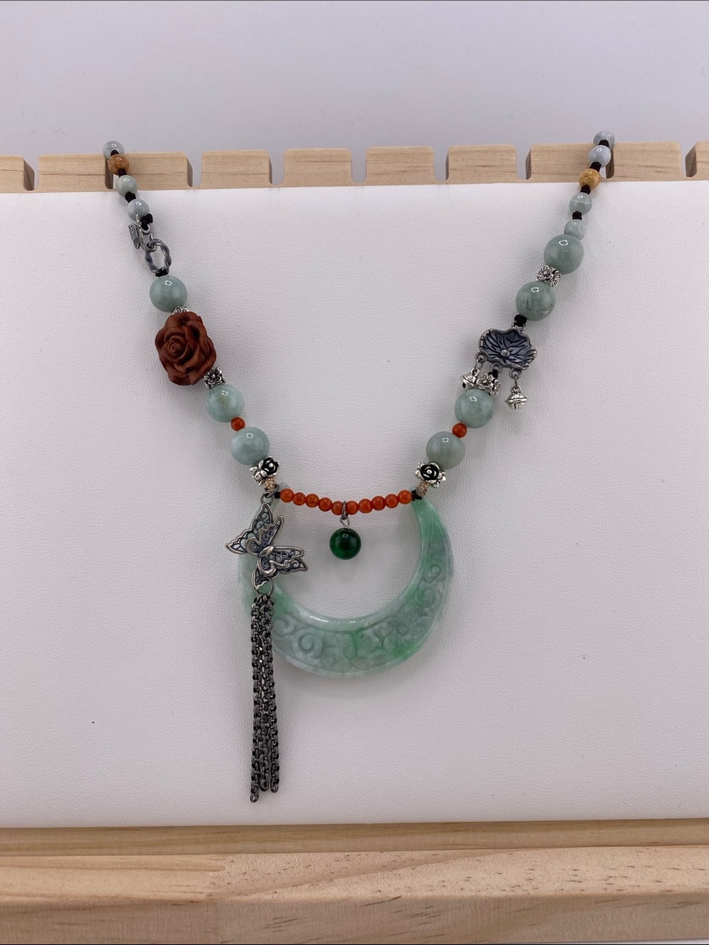 High Quality Natural Jadeite Carved Crescent Moon Mala Necklace